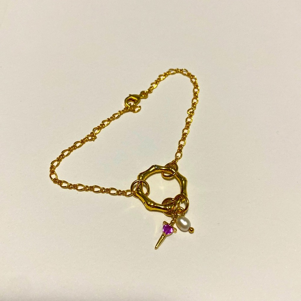 ✨EUC✨BYNOUCK FIGARO CHARM BRACELET GOLD PLATED SZ 5.75 in (chain),1/2 in (clasp)